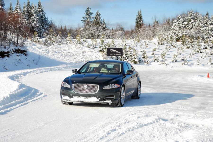  Jaguar XJ AWD 2013 года  (фото 7 из 27)